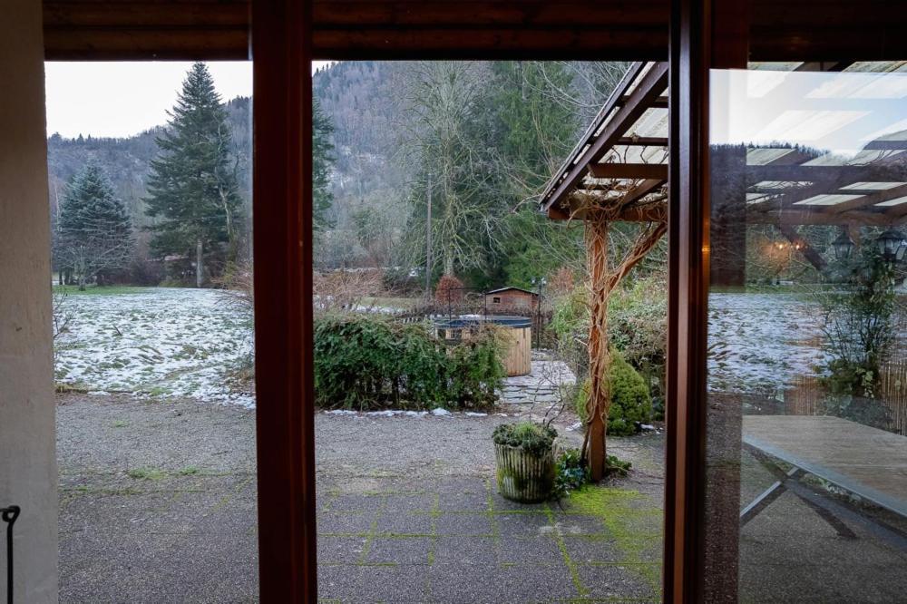 La Maison Des Jolicoeurs Saint-Christophe-sur-Guiers Экстерьер фото