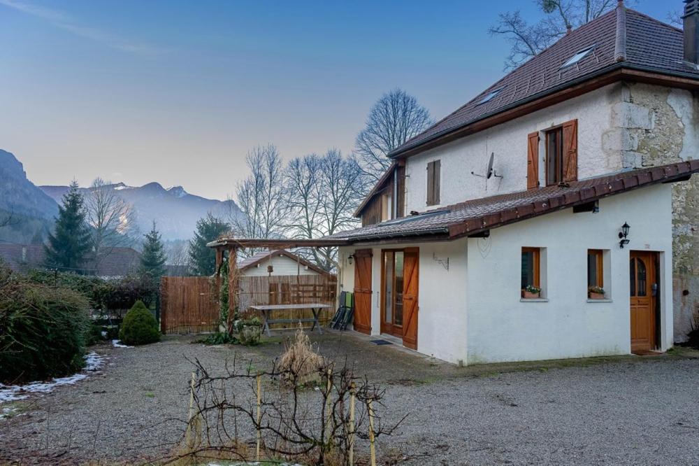 La Maison Des Jolicoeurs Saint-Christophe-sur-Guiers Экстерьер фото
